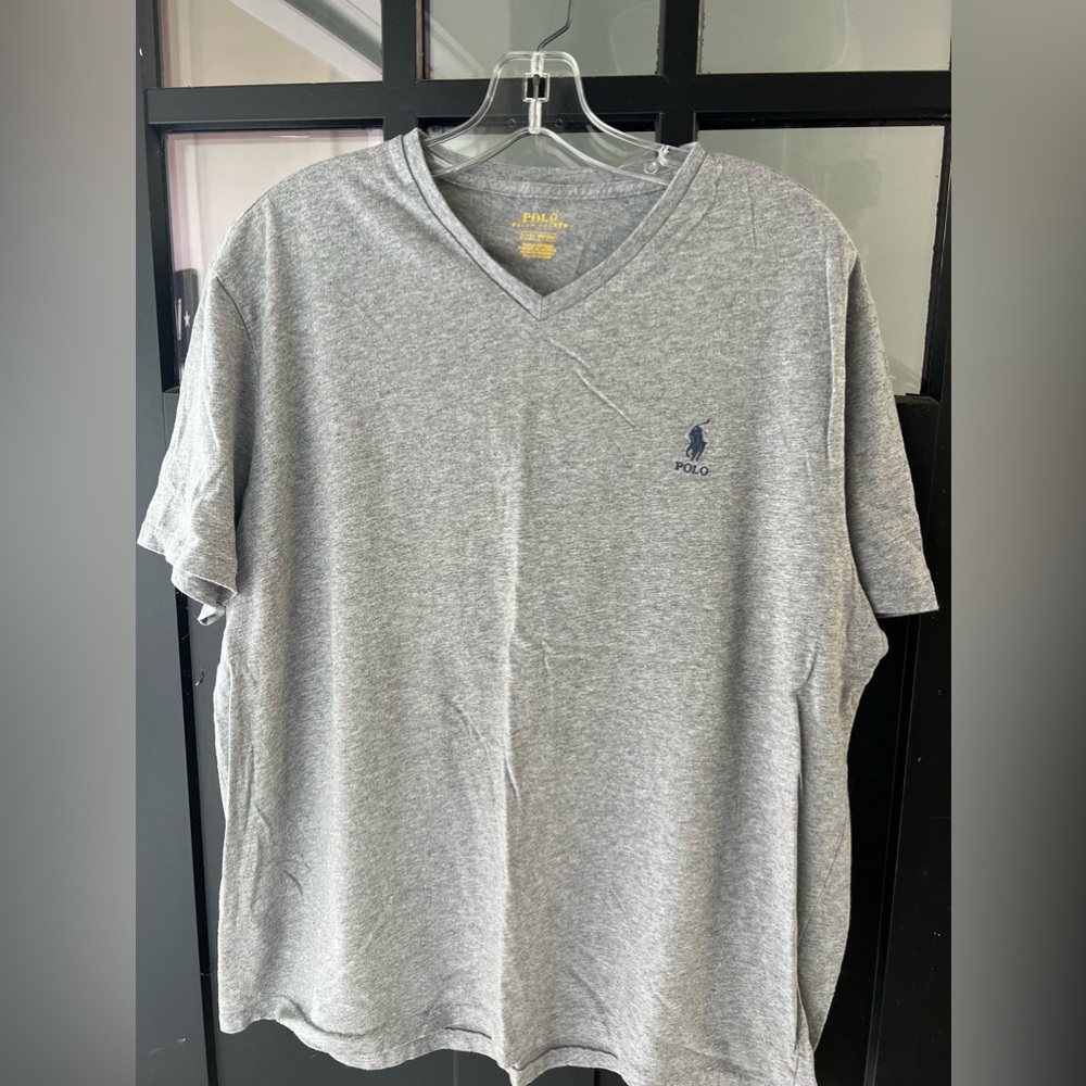 Men’s Polo v neck tee